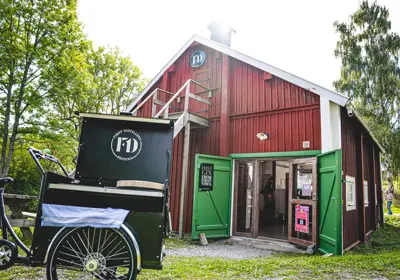 Gårdsförsäljning av gin hos First Distillery Sigtuna! (1)