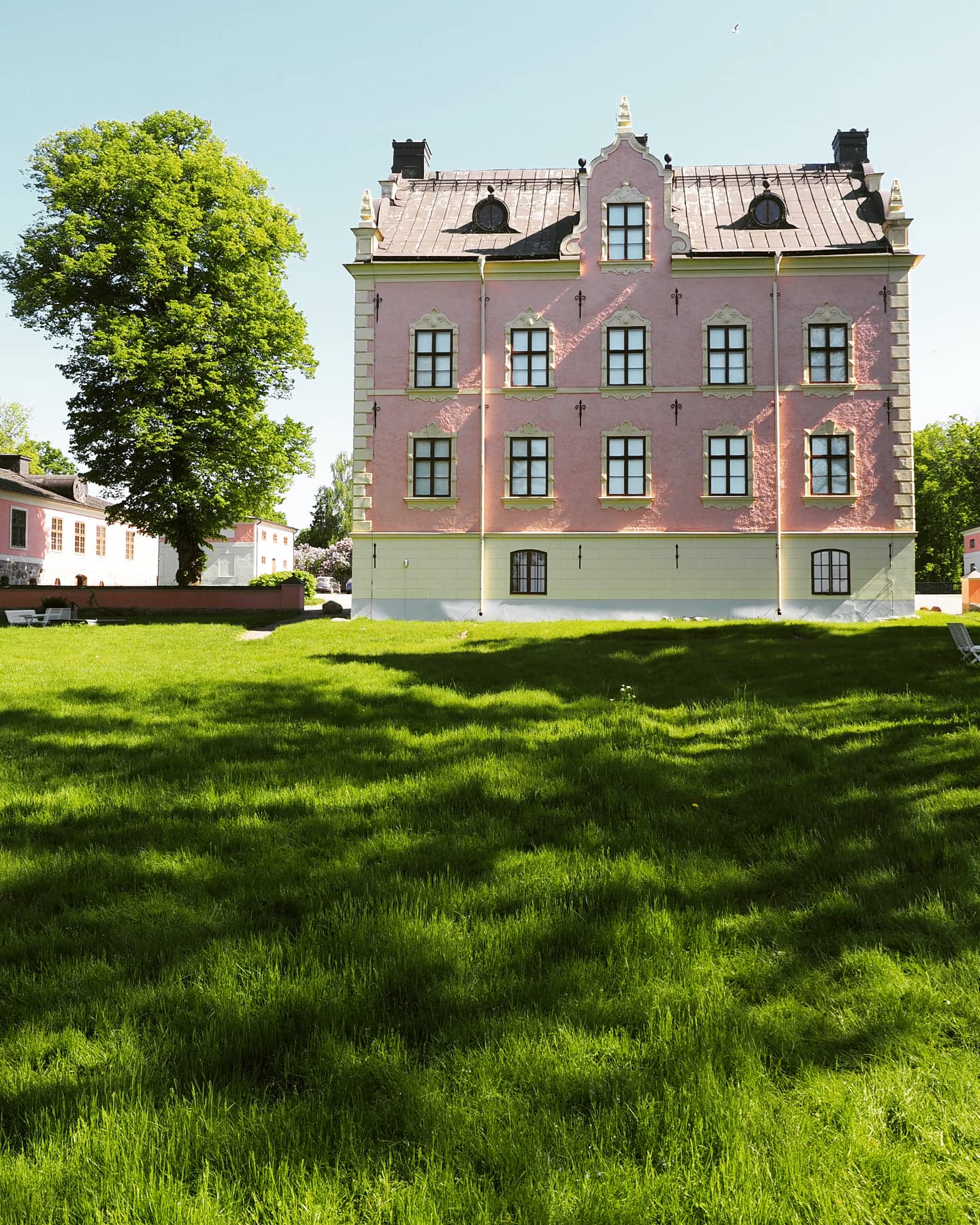 Skånelaholms slott i Rosersberg