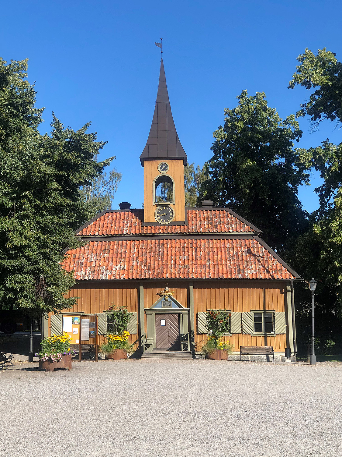 Sigtuna rådhus på sommaren