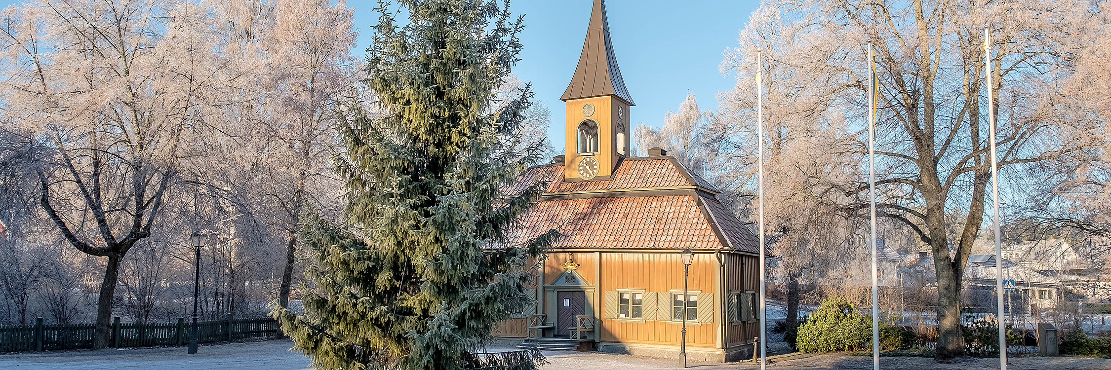 Sigtuna Stora torget och rådhuset på vintern.