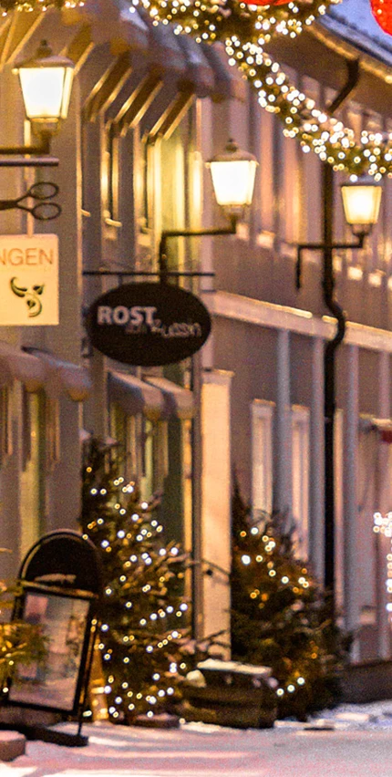 Sigtuna Stora gatan på julen.